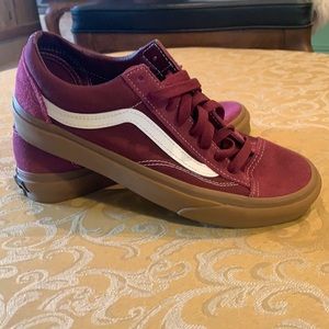Uni sex maroon vans- gently used
